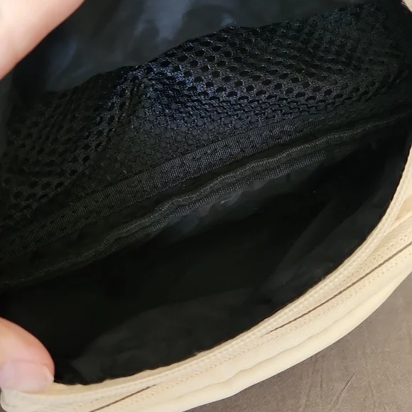 Fabletics Belt bag cream colored - Picture 7 of 12
